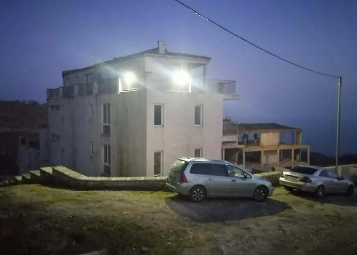 Lucky Rocks Apartment *